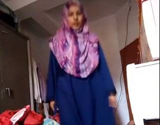 Muslim college girl Sumaiya Rahman full nude striptease