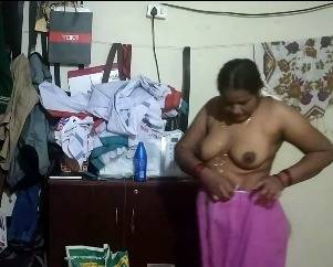Tamil Kamakalanjiyam MILF aunty nude dressing video