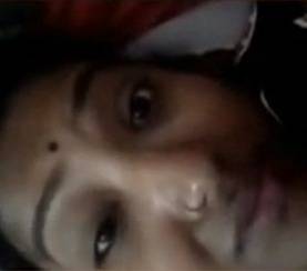 Kolkata bhabhi fingering vagina video call captured by lover