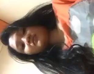 Nude Assam girl Mahasiswi showing boobs and fingering yoni