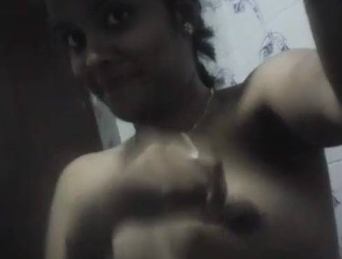 Indian teen fully nude selfie clip