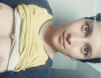 Kashmiri girl Beena Nude selfie