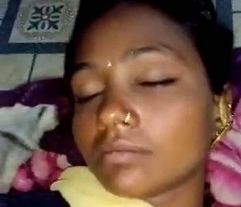 Drunk desi village lady pussy exposed