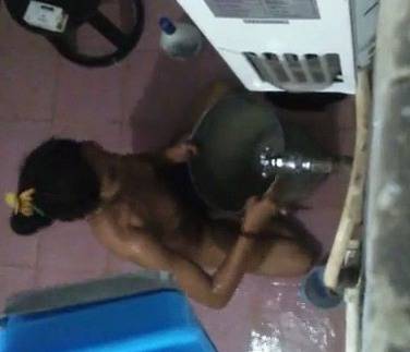 Indian maid bathing voyeur video