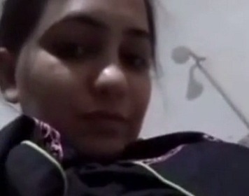 Bangladeshi Bhabhi Nude solo selfie