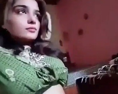 Paki nude clips - Pakistani hottie nude solo show