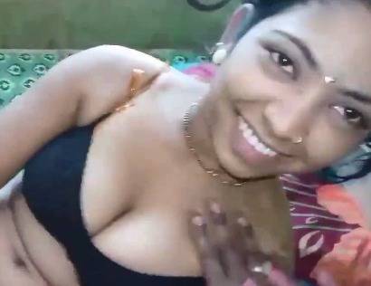 Shaved pussy with bubbly boobs of desi girl