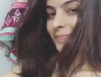 Watch Very beautiful Indian girl naked show on Desi49