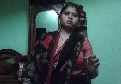 Watch Sexy Indian boudi nagna selfie on Desi49