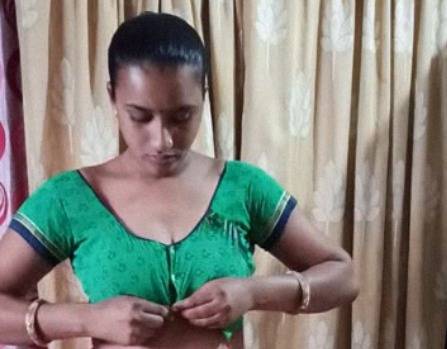 Anjli Slut dressing desi video