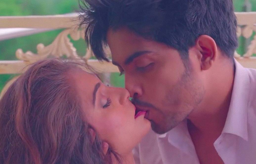 Balloons Hindi Unrated HDRip - Exchange (S01E01)