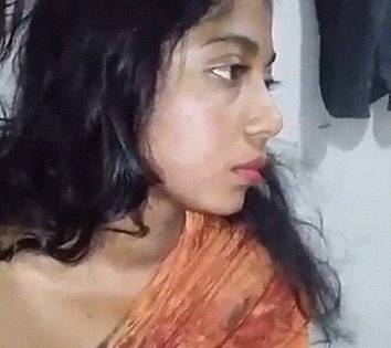 BD babe nude capture by her sex broker