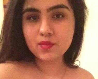 Watch Sexy Pakistani news reader lady pissing selfie leaks on Desi49