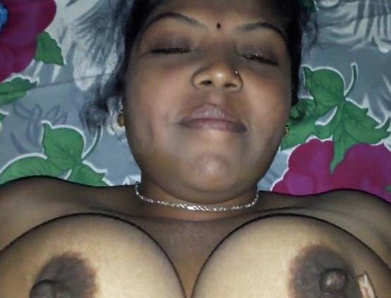 Watch Veena Manoj from Shivamogga fucked in Kerala video on Desi49