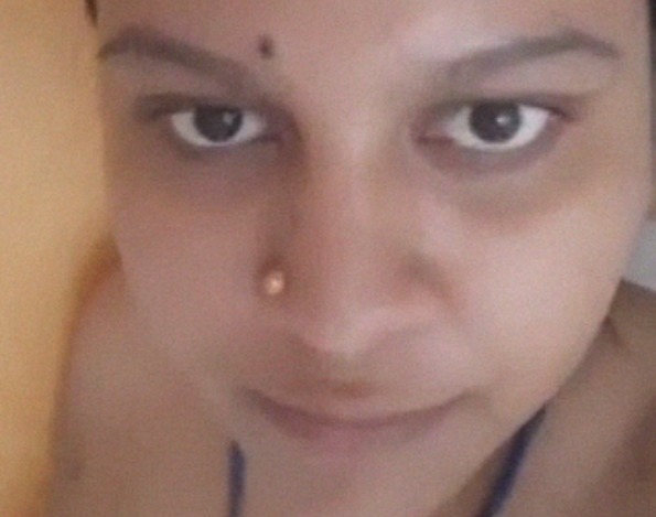 Fully nude matured Indian lady fingering yoni