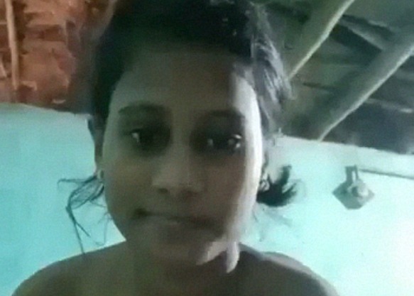 Indian girl dancing nude for Yaad Priya ki Ane lage