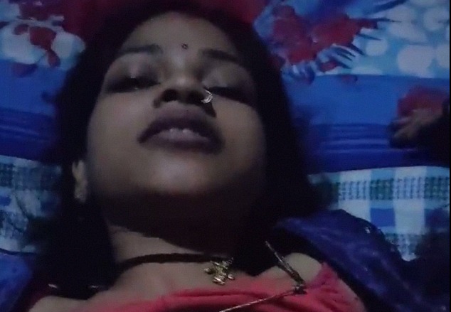Night chudai with local desi slut MMS clip