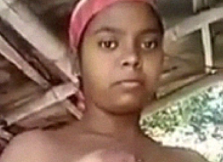 Dehati desi boudi from Bangladesh exposing natural nude figure