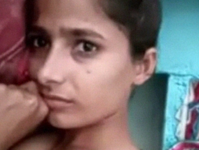 Virgin dehati village girl nude show on camera