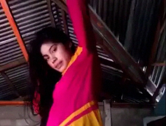 Bangladeshi village girl Pen masturbation video