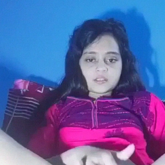Chittagong Nude video of hottie masturbating