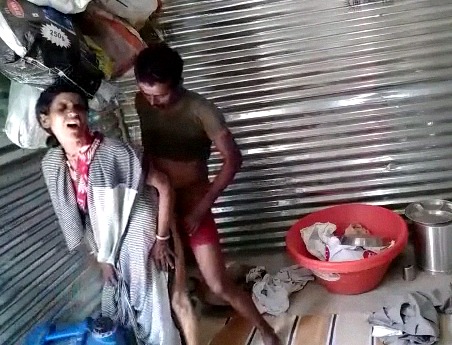 Dehati tin shed doggy chudai video