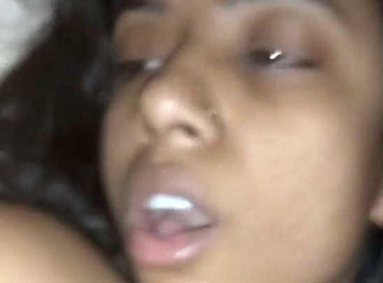 Desi bhabhi rubbing chut while fucking video