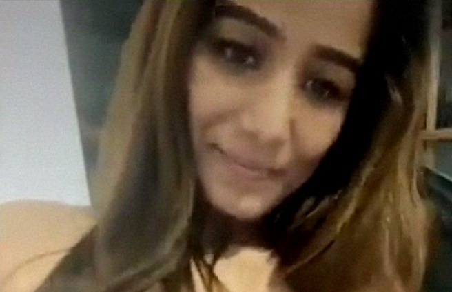 Poonam Pandey - Full nude pussy rubbing video - HamaterDesi.com