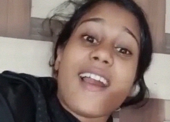 Watch Bangladeshi Dhaka girl Pussy Fingering porn - HamaterDesi.com on Desi49