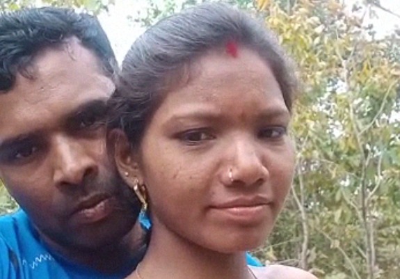 Full Video - Desi Village Lovers Outdoor fondling porn - HamaterDesi.com - New Leaked Chudai Sex Desi MMS