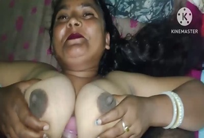 Horny client cums on the whore’s tits in Bangladeshi porn
