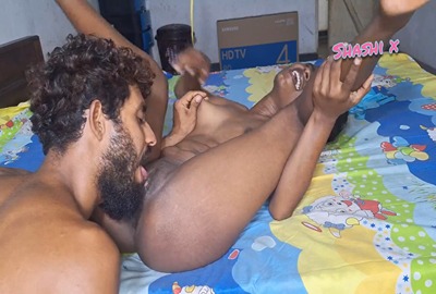 Guy shaves his GF’s pussy before sex in desi sex MMS