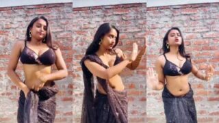 Desi girl dancing erotically for extra views