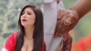 Indian aunty enjoys with her car driver