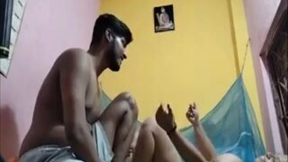 Guy fucks his chubby stepsister in Bangla chuda chudi