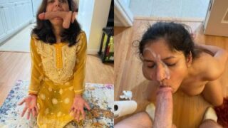 Indian Bhabhi xxx sex video with dick and dildo